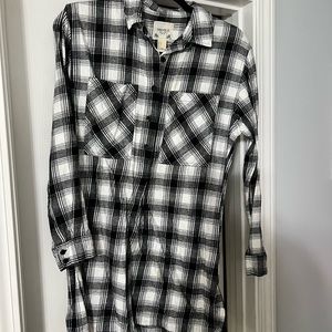 Forever 21 flannel tunic! Great with leggings! Excellent condition!